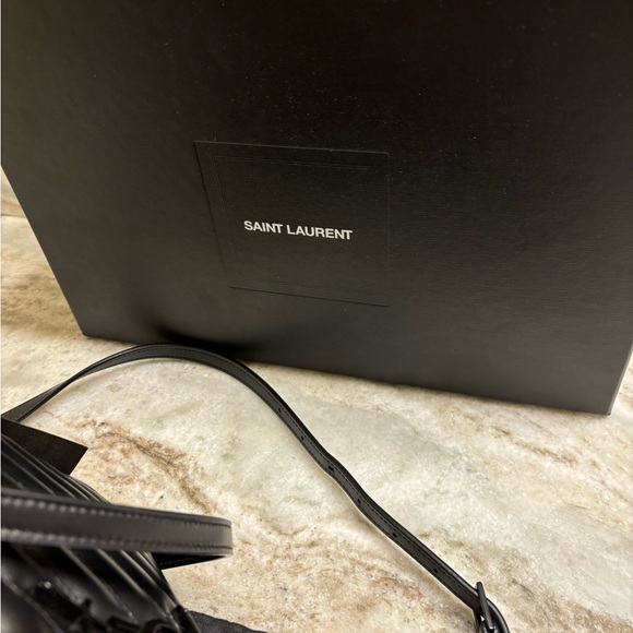 Saint Laurent Lou Lou Medium YSL Camera Bag with Pocket in Quilted Leather - Picture 5 of 15